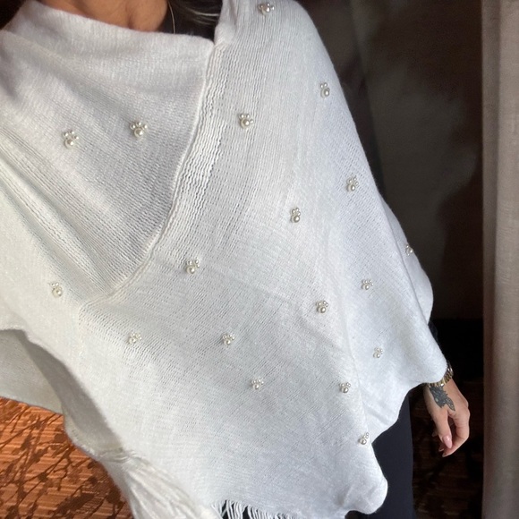 New NWOT couture gems white ivory poncho sweater with pearl beads winter - Picture 12 of 12